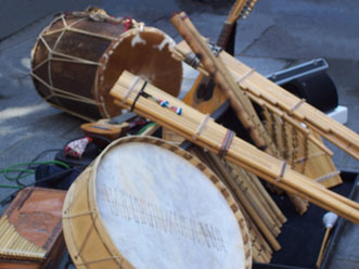 Malgastar Quedar asombrado concepto LLAPAKU Los instrumentos tradicionales